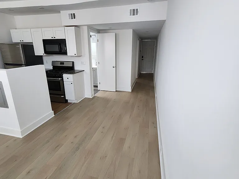 623 S 19th St #3F — Photo 4