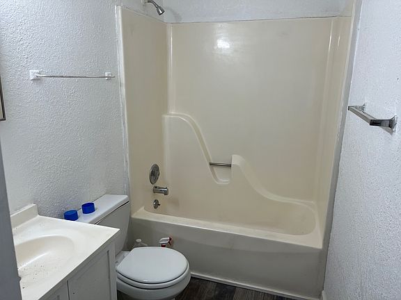 3rd image of 529 N Hawthorne St #1