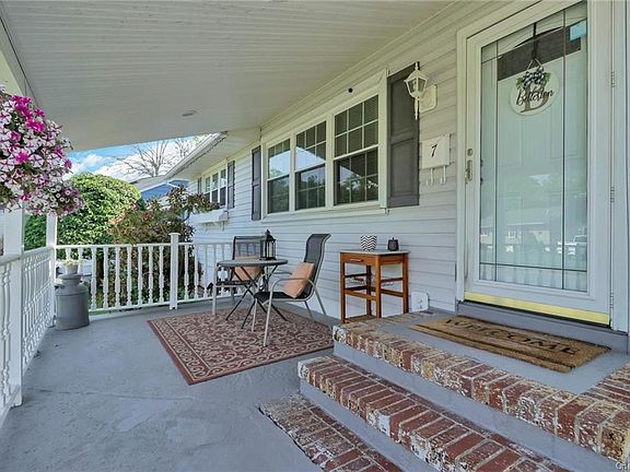 2nd image of 7 Sherman Dr
