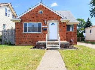 23162 Lambrecht Ave, Eastpointe, MI 48021