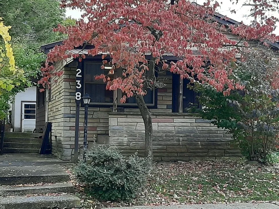 238 Crestmont Ave