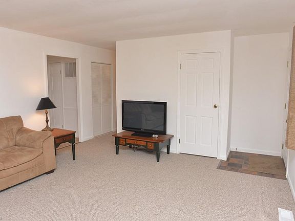 3rd image of 371 Partridge St