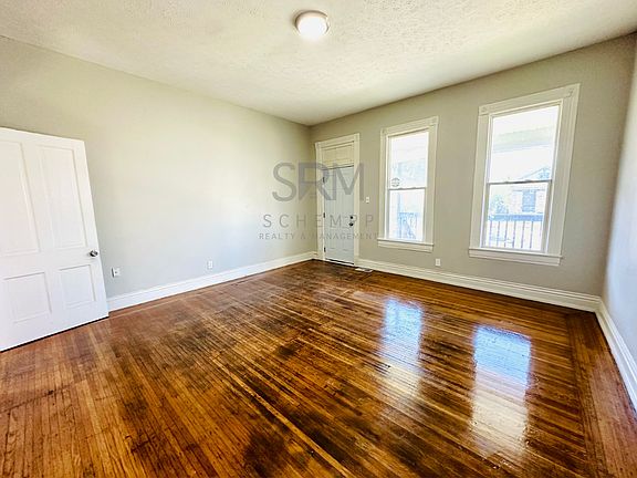 2nd image of 2925 Slevin St