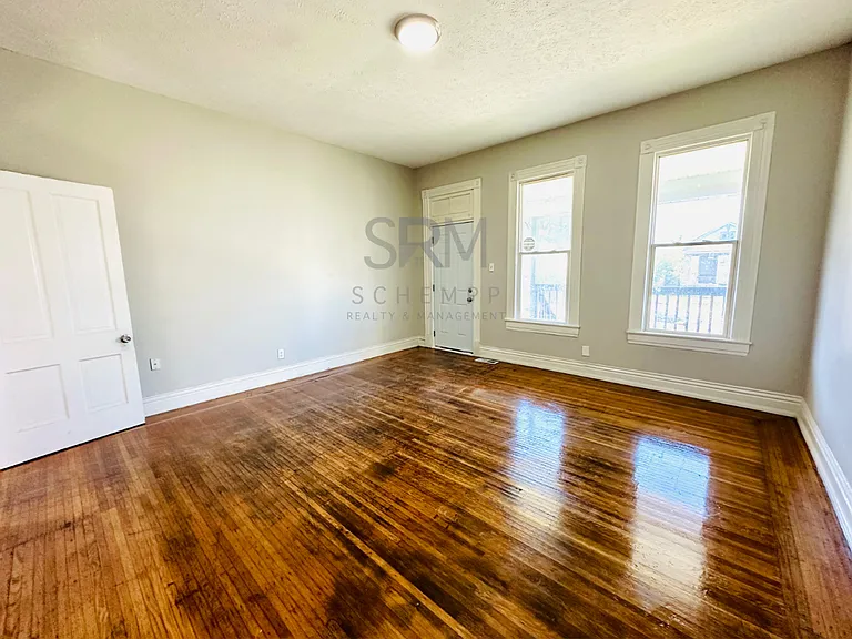 2925 Slevin St — Photo 2