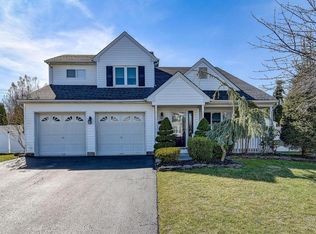 29 Crater Lake Rd, Howell, NJ 07731