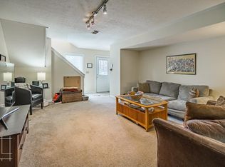 986 N 4th St, Columbus, OH 43201