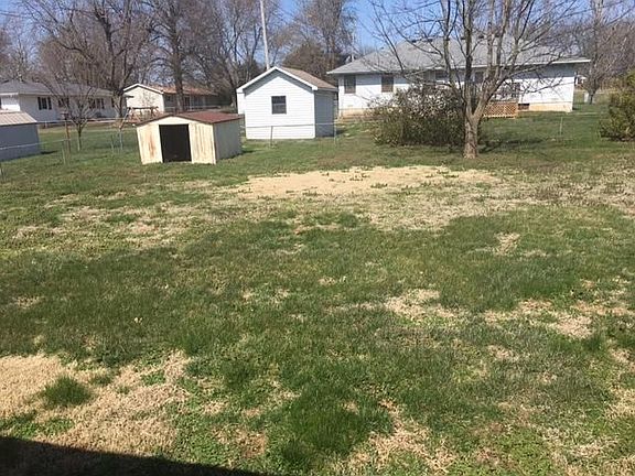 5th image of 203 Cherry Ln