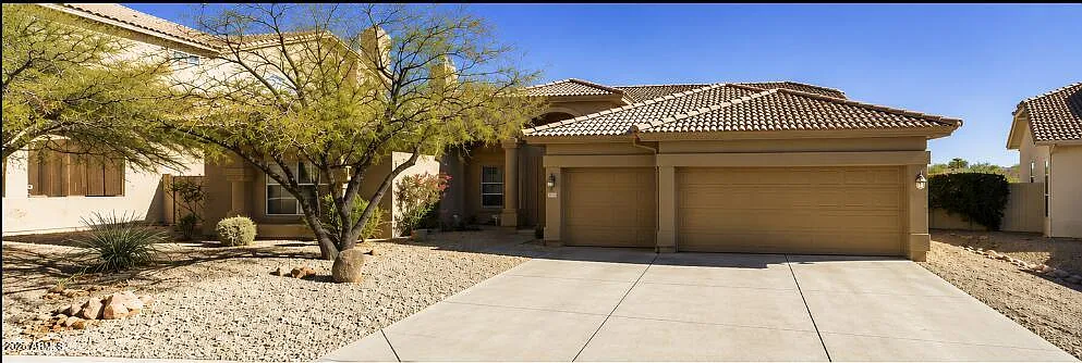 4 bed, 2.5 bath, 2452 sqft, $5,500 — Photo 2