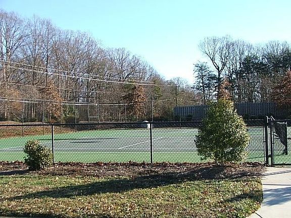 4th image of 2691 Brooke Meadows Dr