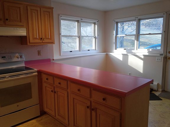 2nd image of 3191 Poplar St