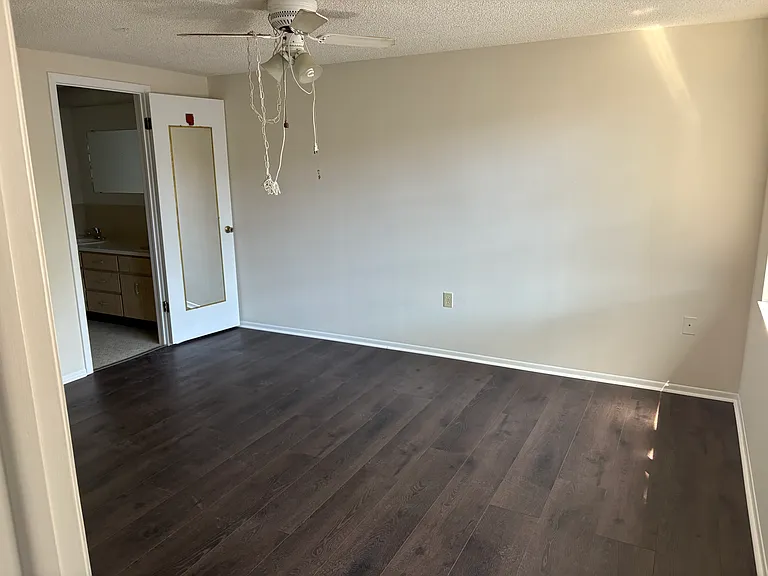12406 Paddock Ln — Photo 9