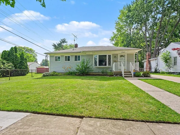 1540 Westlawn St, Mount Clemens, MI 48043