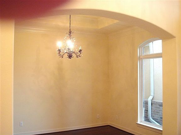 5th image of 3175 Yasmine Dior St
