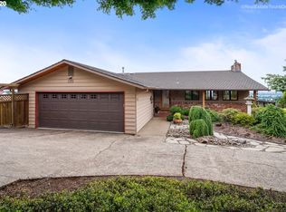 225 SW Walnut Ave, Dundee, OR 97115