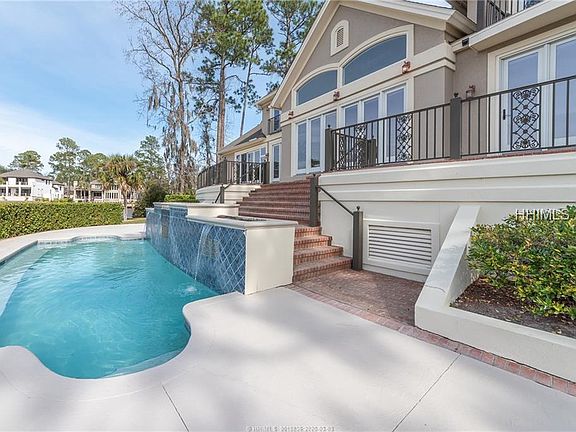 2nd image of 9 Cambridge Cir