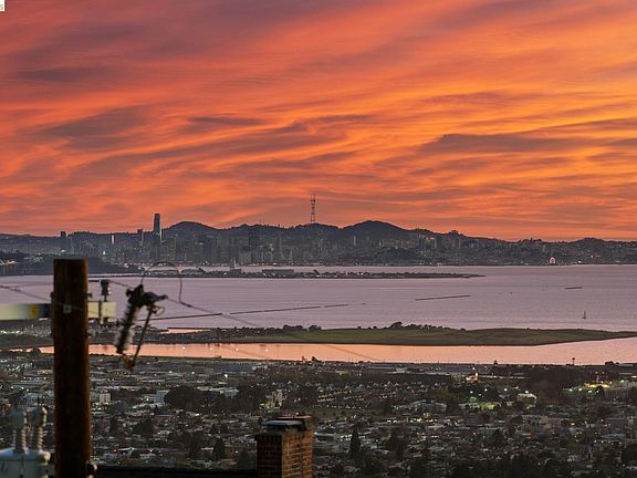 4th image of 249 Trinity Ave