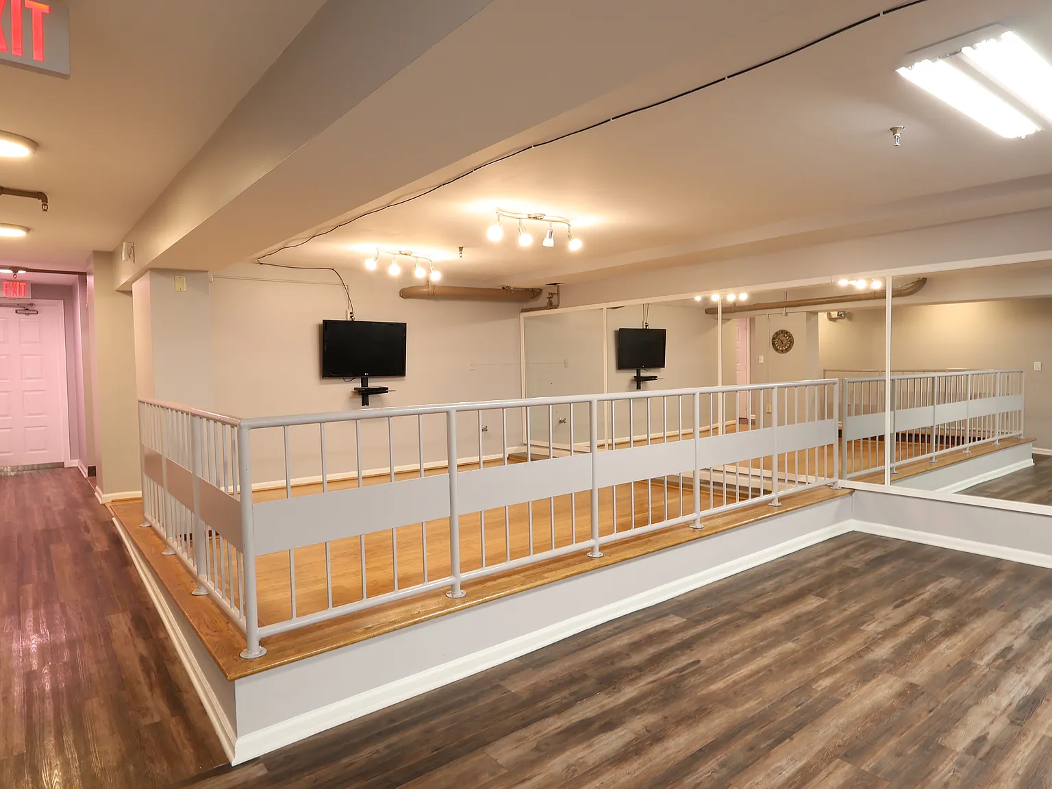 Lofts at Greensborough Court — Photo 4