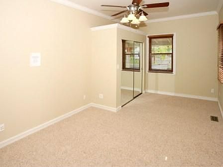 Elegant Master Bedroom w/Sitting Area 