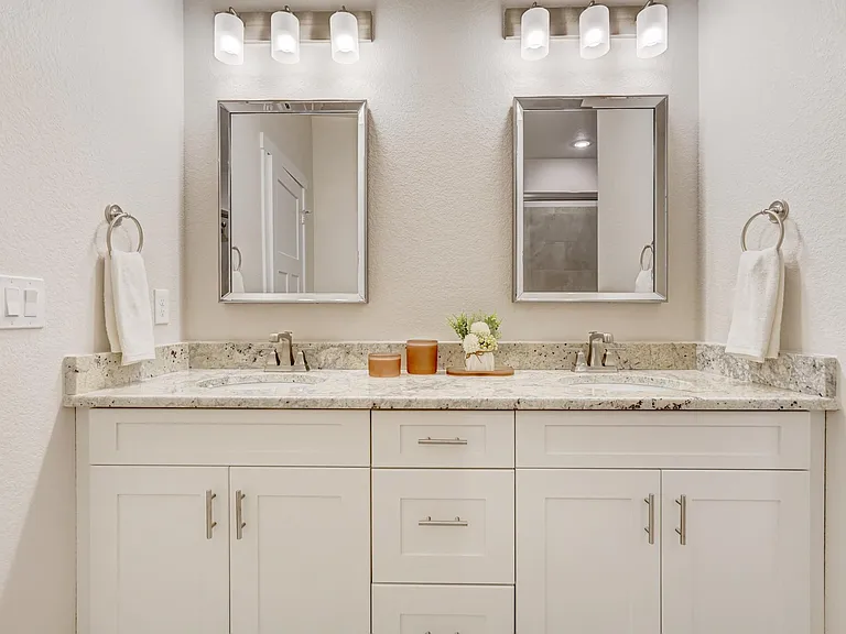 5843 Villa Lorenzo Dr — Photo 25