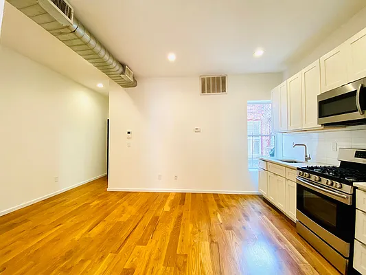 Rented by Blue Egg Realty Corp | media 24