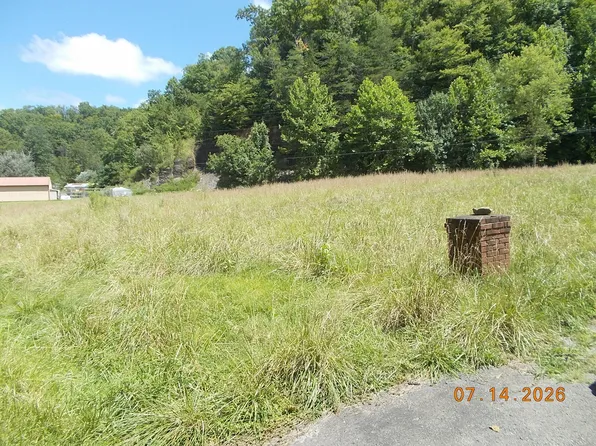 1548 Bales Creek Rd, Manchester, KY 40962