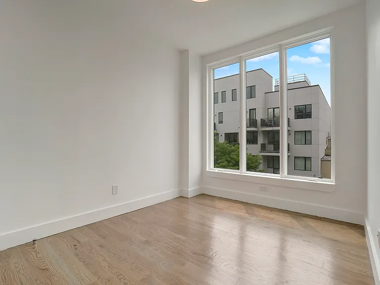 152 Erasmus St #407 — Photo 5