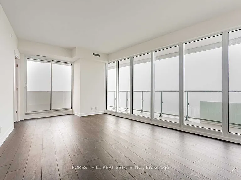 2221 Yonge St #5702 — Photo 5