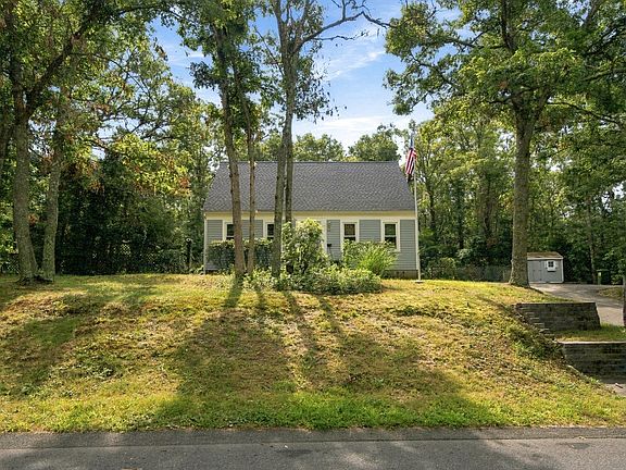 3rd image of 16 Gunters Ln