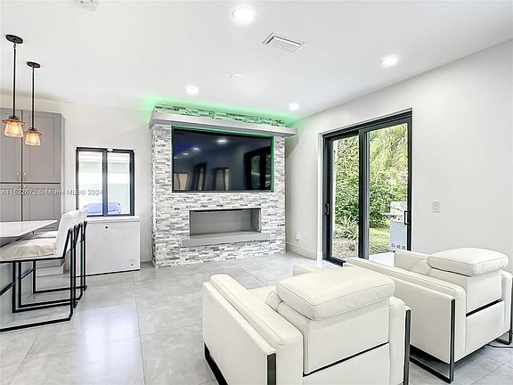 4th image of 20729 NW 3rd Ct
