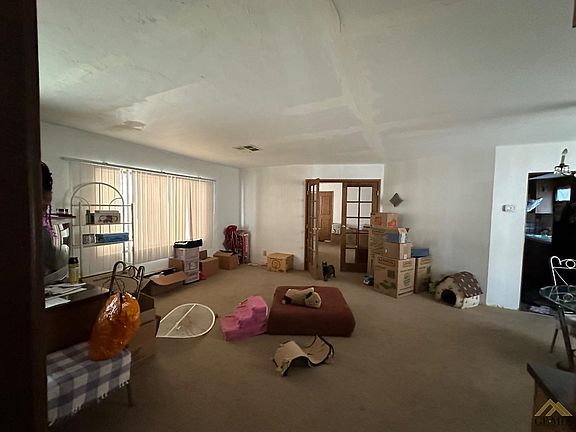 4th image of 118 Van Buren St