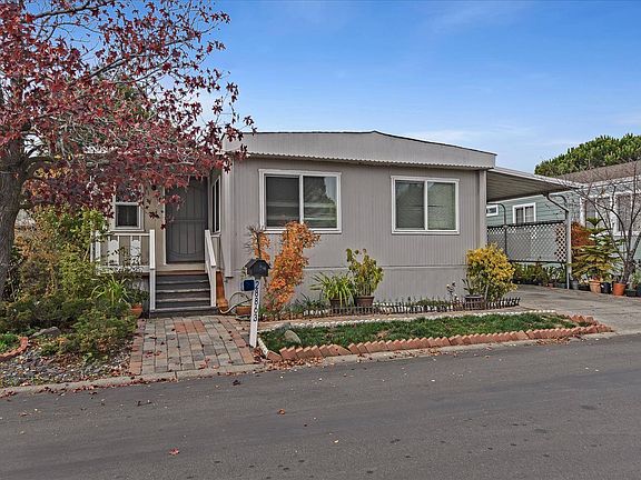 3rd image of 28863 La Corona St