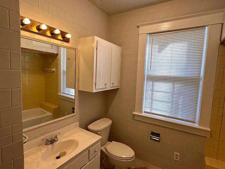 3239 Douglass Ave — Photo 5