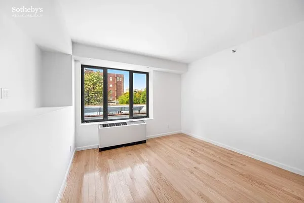 Rented by Sotheby's International Realty | media 10