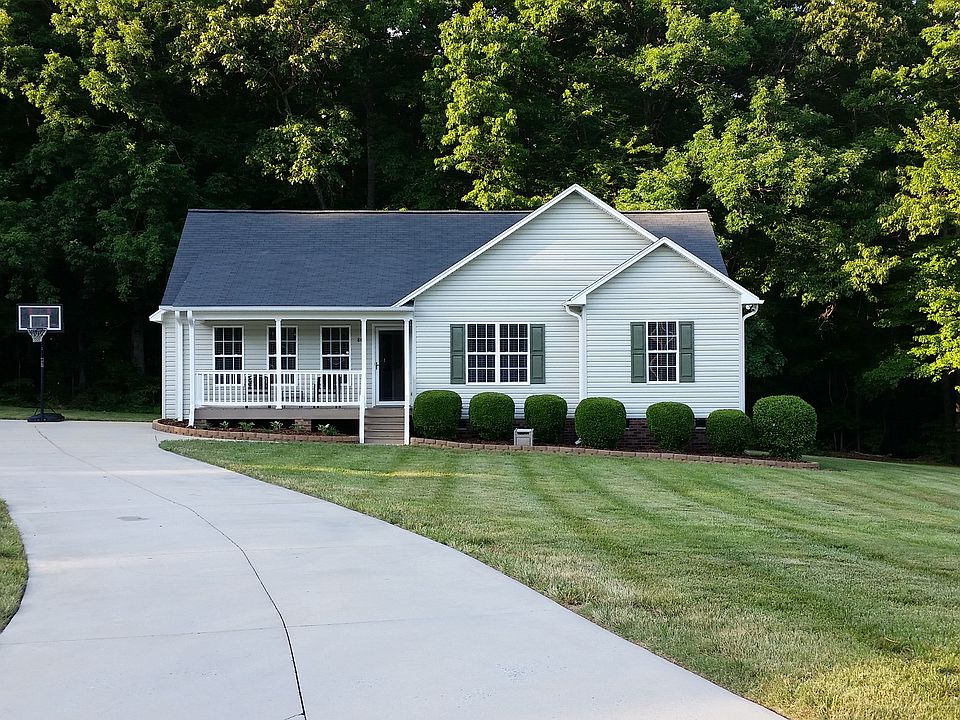 1st image of 802 Carowood Dr