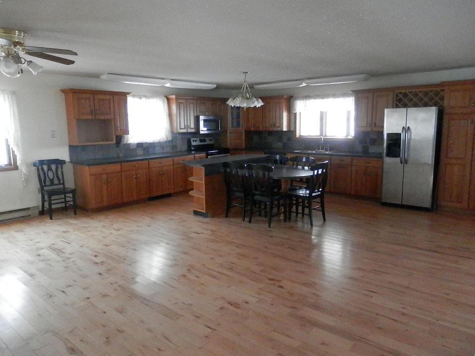 W17274 Main St, Curtis, MI 49820 MLS 23101 Zillow