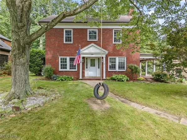 241 N College St, Newcomerstown, OH 43832