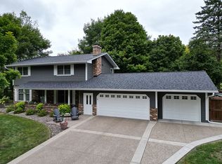 17728 Meadow Rdg, Minnetonka, MN 55345