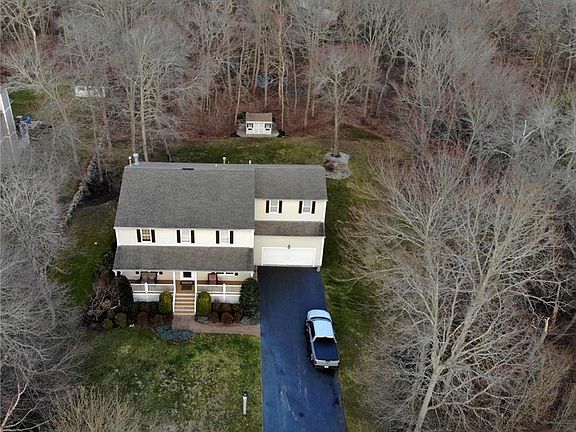 3rd image of 395 Westmoreland Ln N