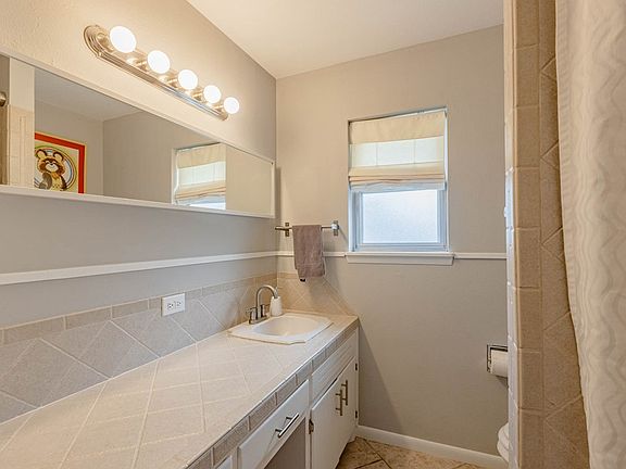 5th image of 2755 E 21st St