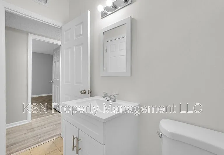 117 Windsor Rd — Photo 18