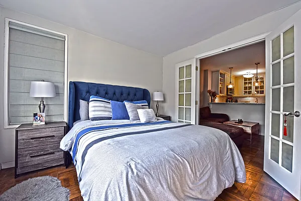 Rented by Bank Neary | media 11