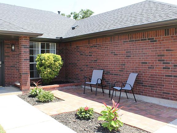 2nd image of 14813 Twelve Oaks Dr