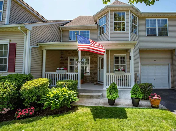 81 Meadow Pond Circle #81, Miller Place, NY 11764