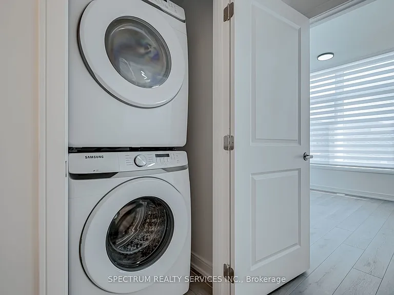 146 Blue Forest Cres — Photo 44