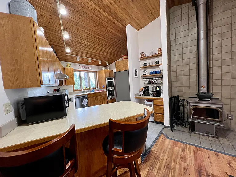 34373 Hilltop Dr — Photo 6