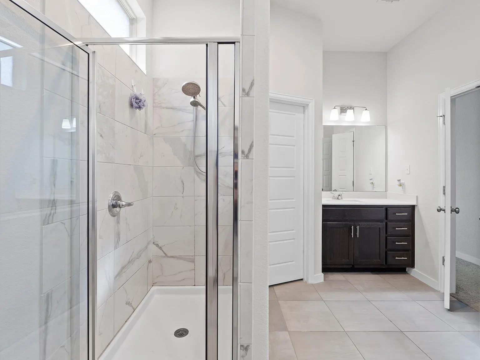 5 bed, 4.0 bath, 3177 sqft, $2,900 — Photo 3