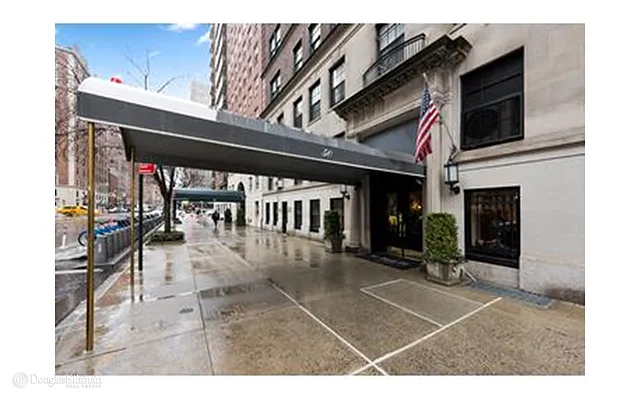 Sold by Douglas Elliman | media 24