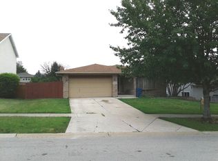 1920 Sybil Dr, Crest Hill, IL 60403