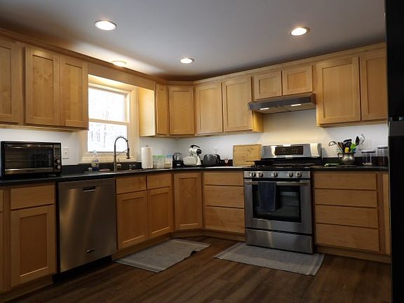 3rd image of 61 Rockwood Ave