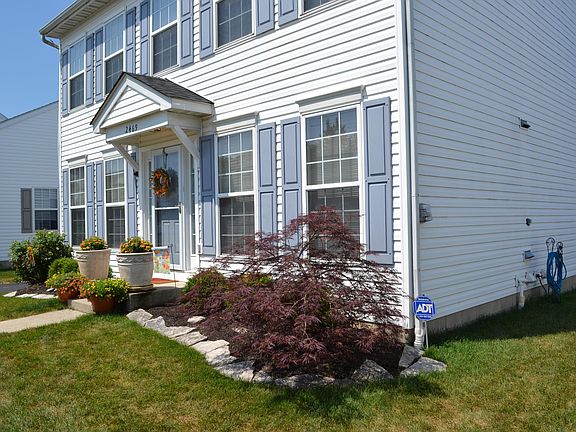 3rd image of 2469 Hotchkiss St
